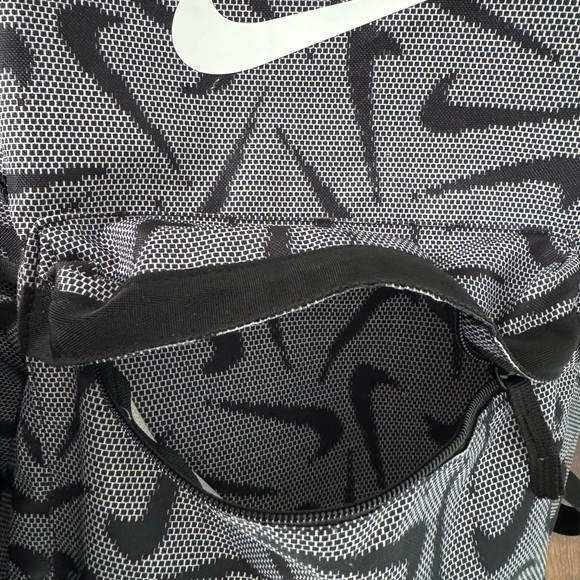 Nike Gray Backpack - Picture 3 of 5